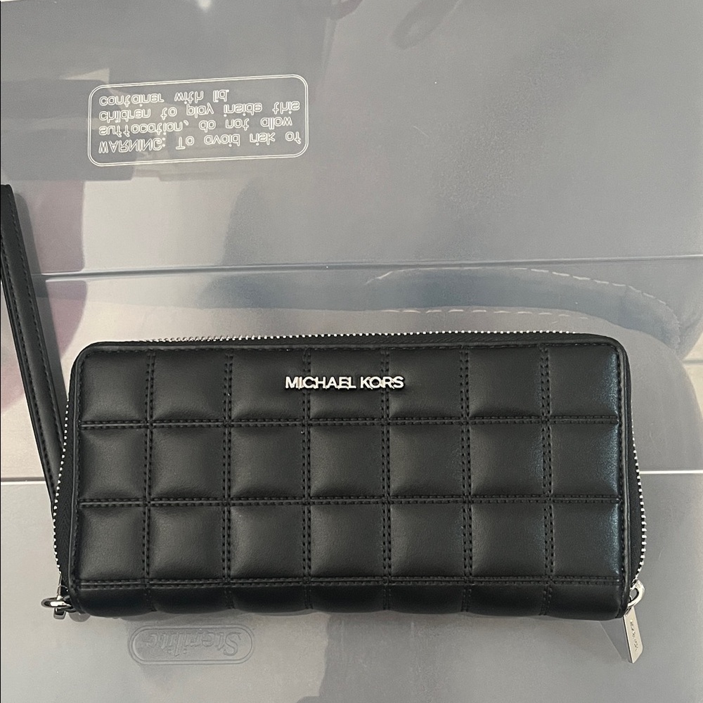 MICHAEL MICHAEL KORS. JET SET TRAVEL